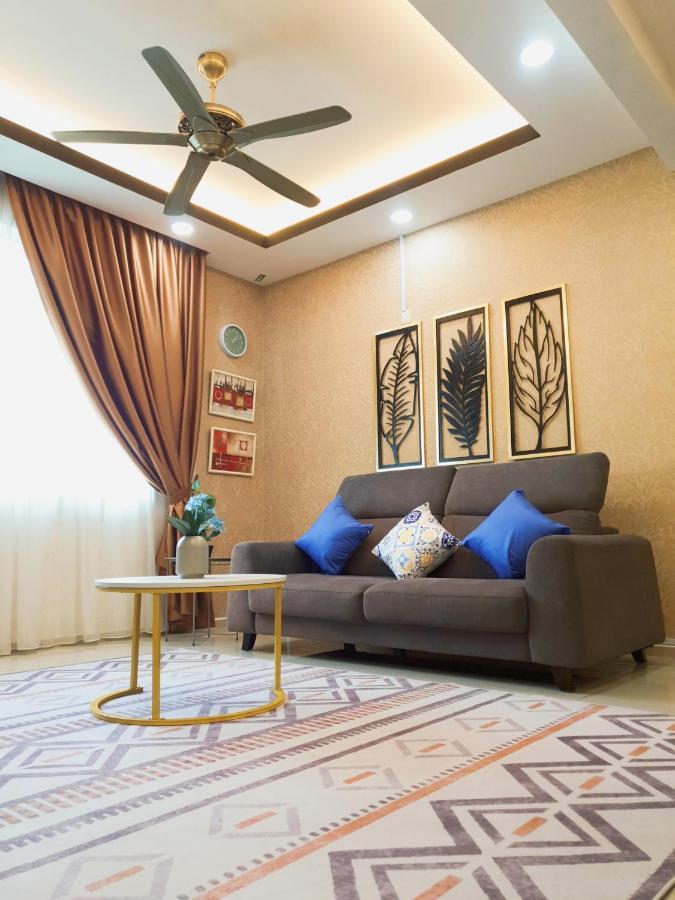 Klia Ehsan Residence Sepang Nilai Greenery 8 Pax Air-Con Exterior photo