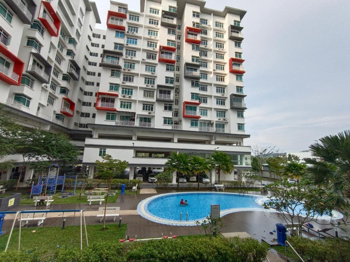 Klia Ehsan Residence Sepang Nilai Greenery 8 Pax Air-Con Exterior photo