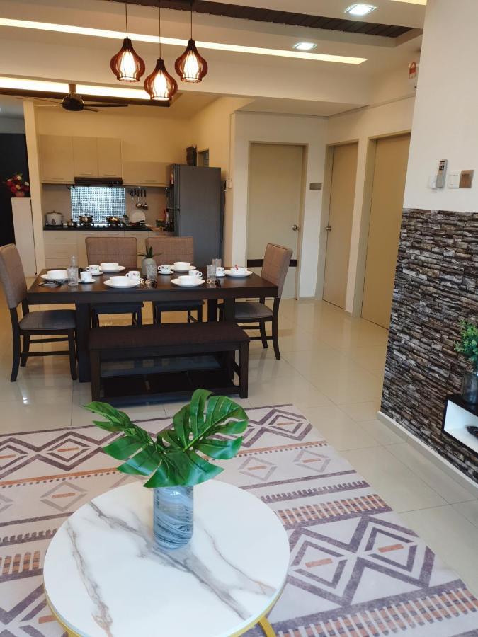 Klia Ehsan Residence Sepang Nilai Greenery 8 Pax Air-Con Exterior photo