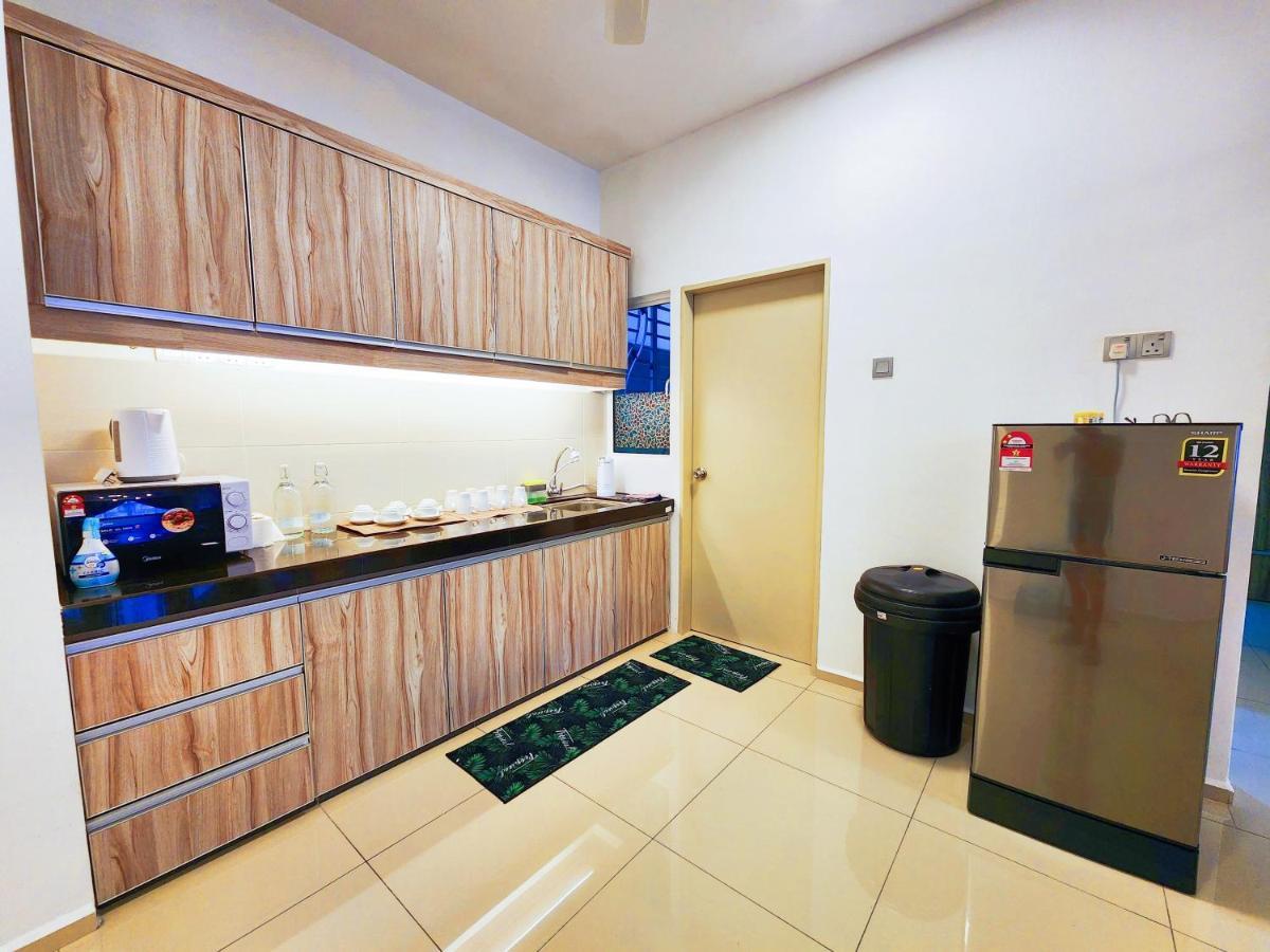Klia Ehsan Residence Sepang Nilai Greenery 8 Pax Air-Con Exterior photo